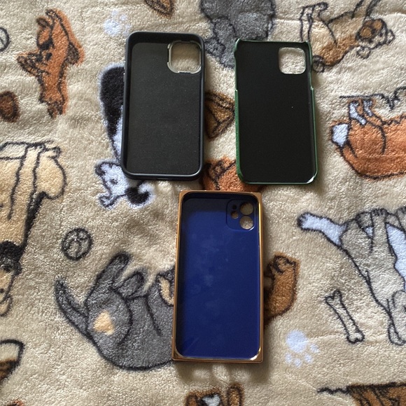 Lot of 12 iPhone 11 Cases - Picture 7 of 9